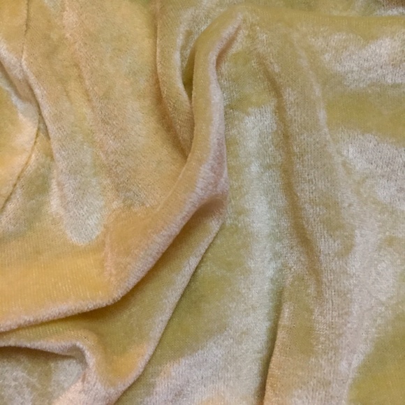 VINTAGE 70s Yellow Velvet Crop Top - Picture 7 of 7